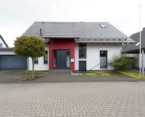 Vorderansicht Einfamilienhaus in Holzrahmebauweise