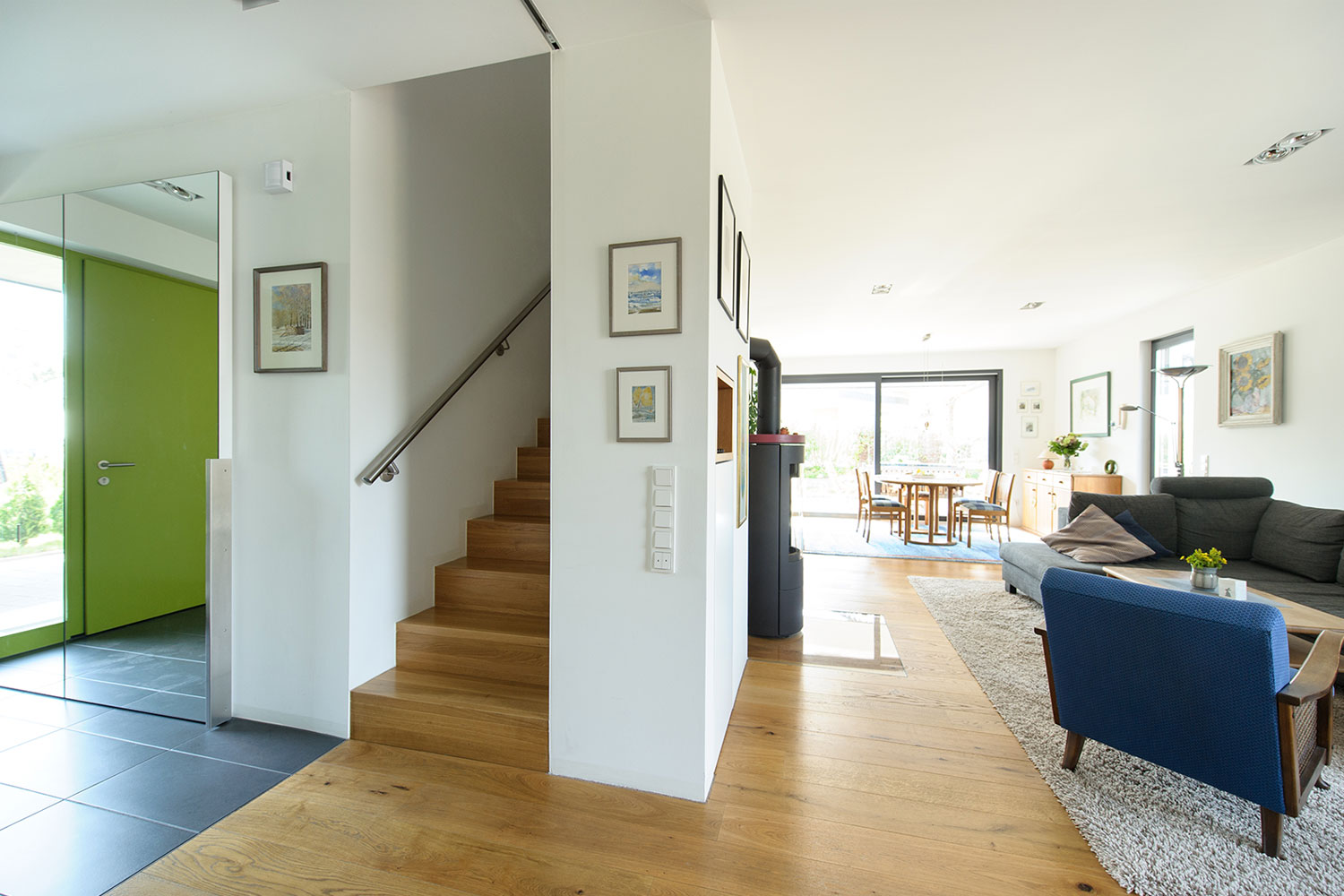 Wohnraum mit Blick in den Garten