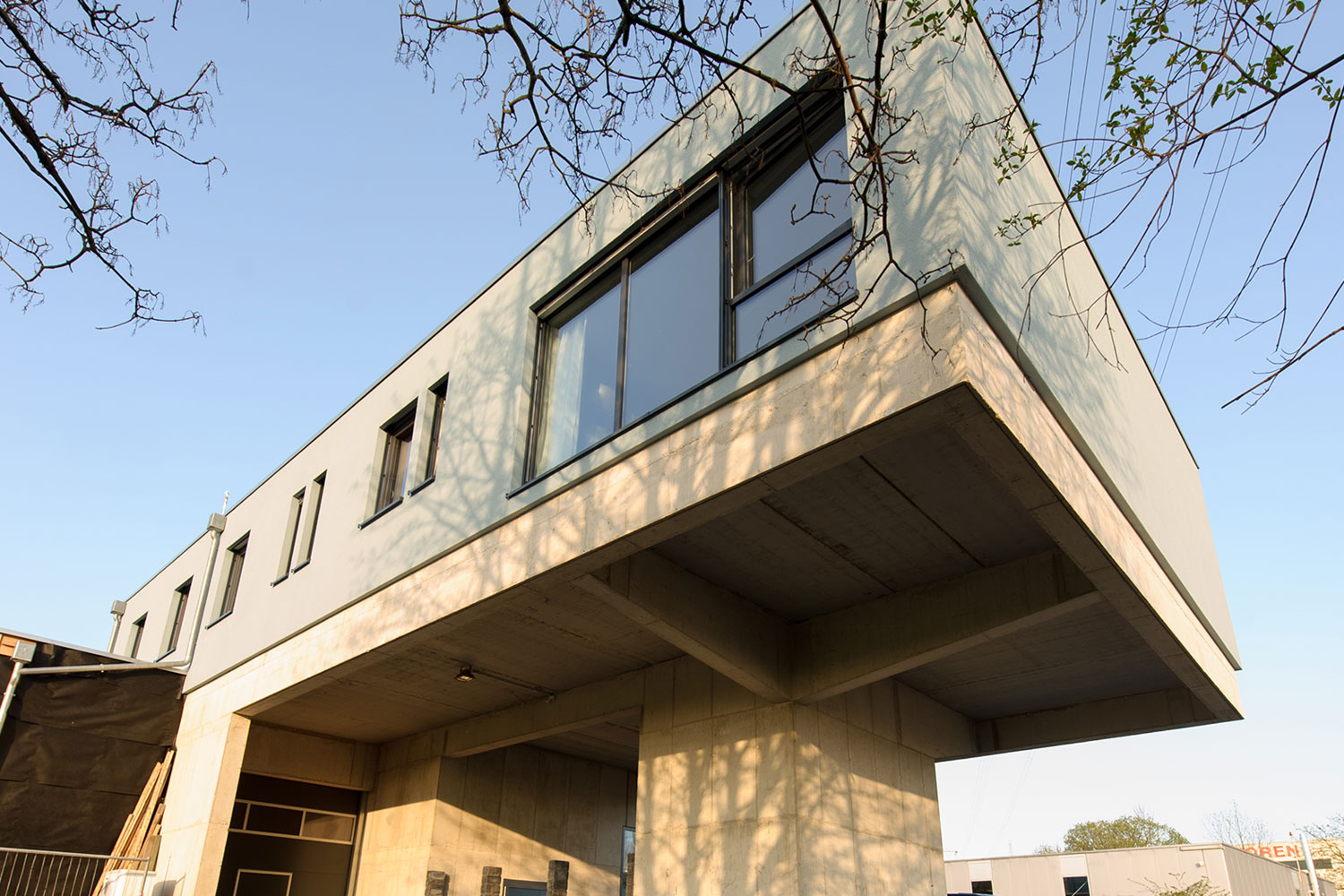 Holzrahmenbau auf Beton mit Auskragung