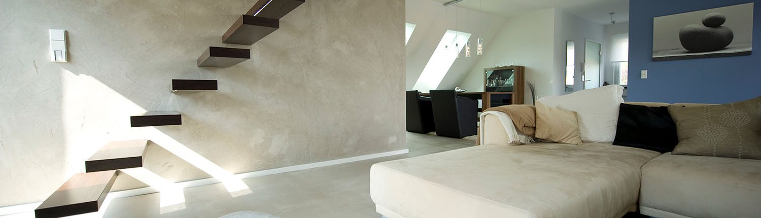Schwebende Treppe im Wohnbereich